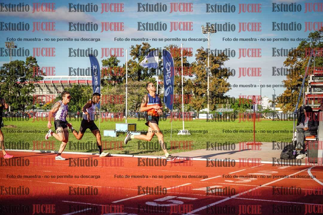 Fotos de los 3000 m llanos de varones