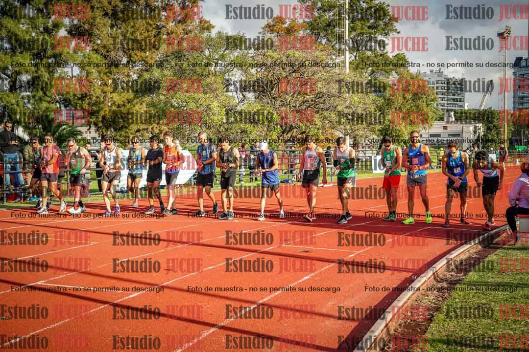 Fotos de los 3000 m llanos de varones