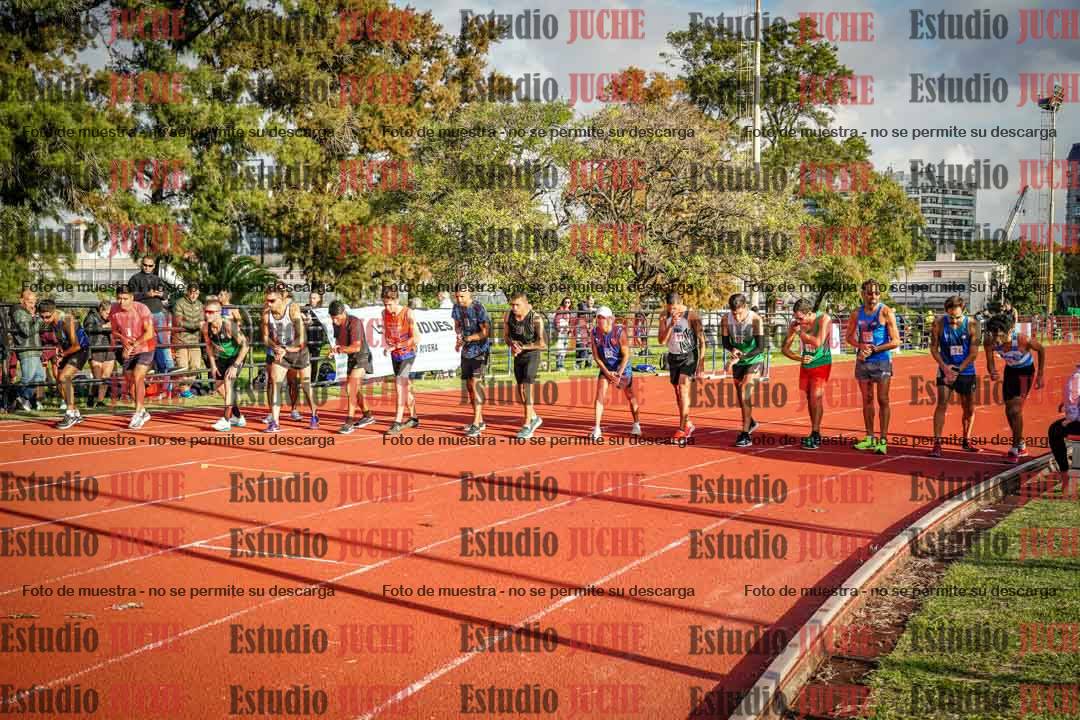 Fotos de los 3000 m llanos de varones