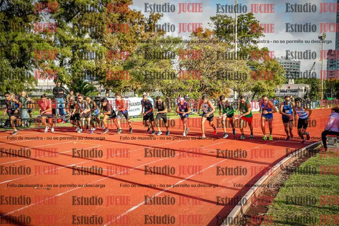 Fotos de los 3000 m llanos de varones