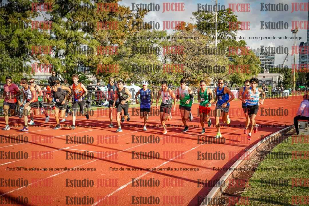 Fotos de los 3000 m llanos de varones