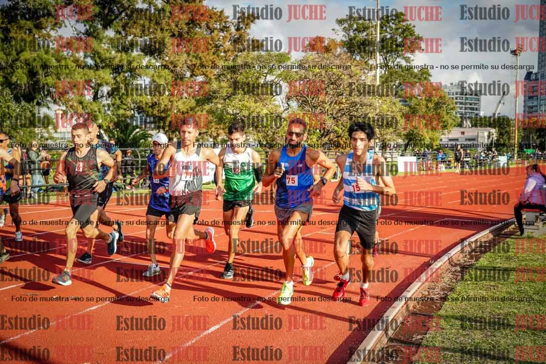 Fotos de los 3000 m llanos de varones