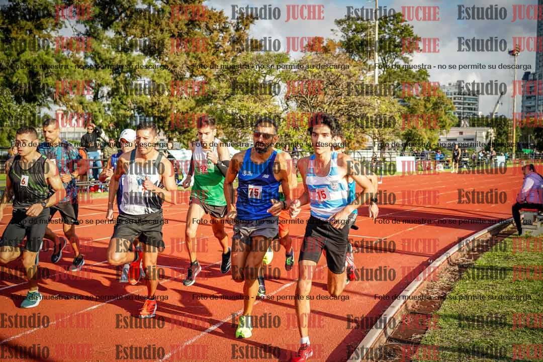 Fotos de los 3000 m llanos de varones