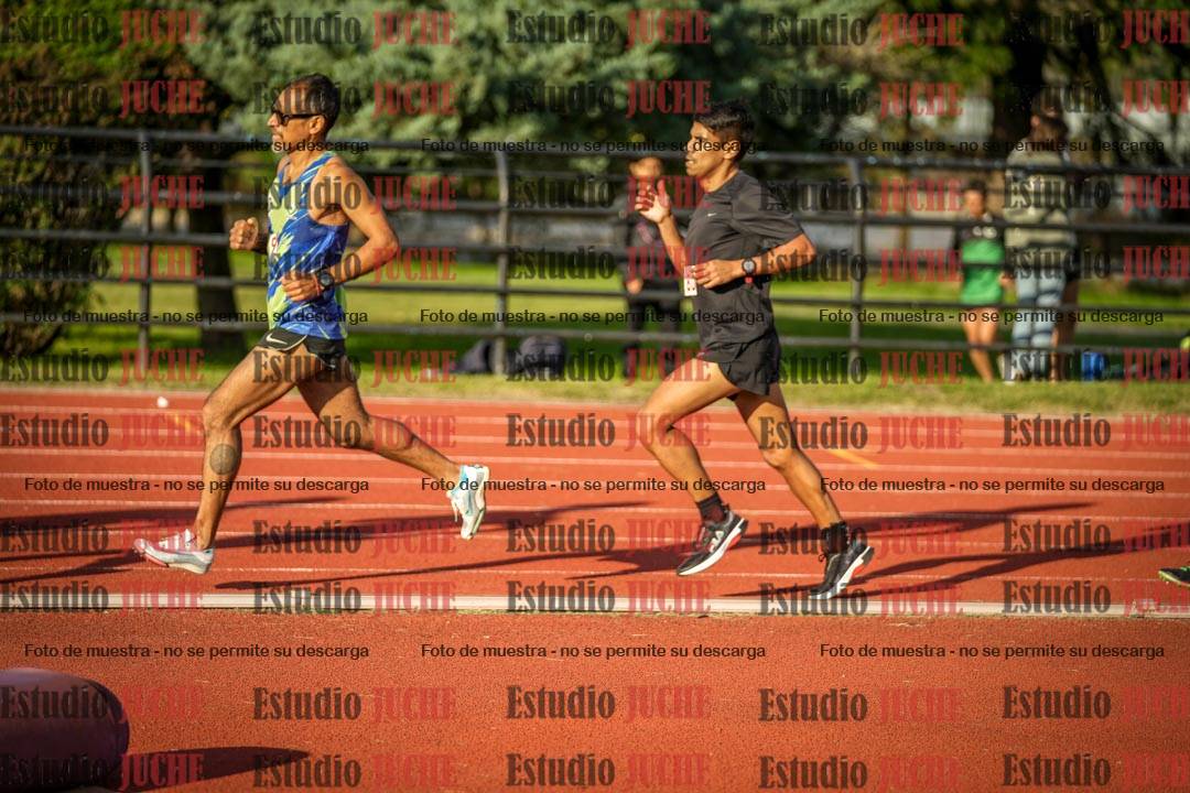 Fotos de los 3000 m llanos de varones
