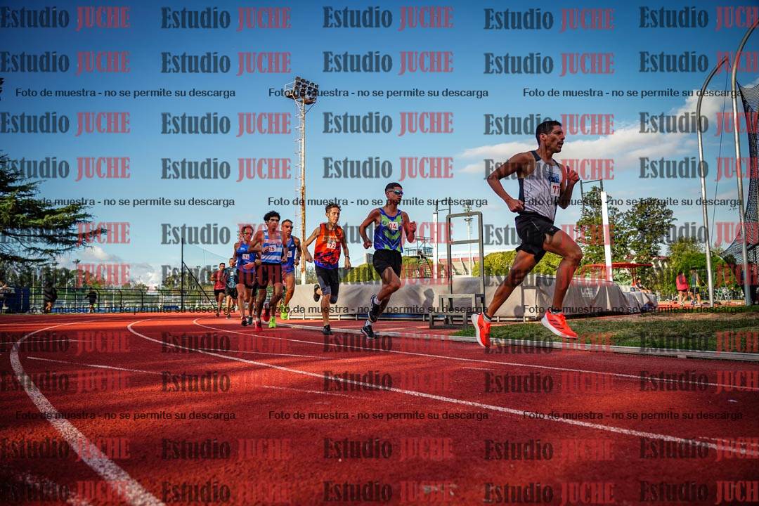 Fotos de los 3000 m llanos de varones