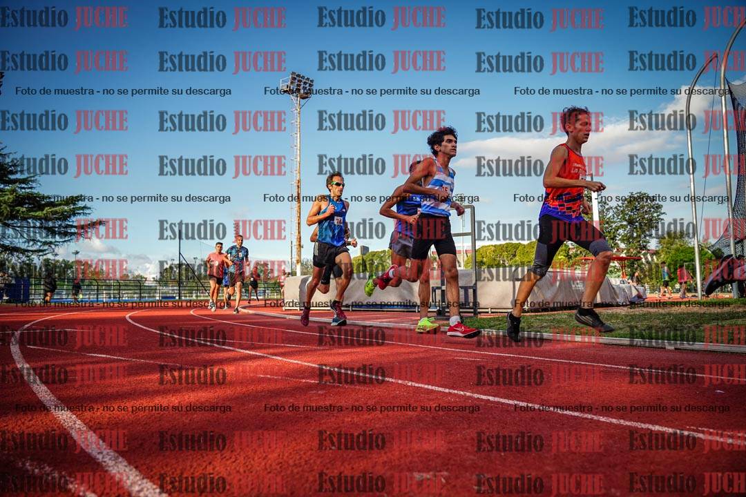 Fotos de los 3000 m llanos de varones