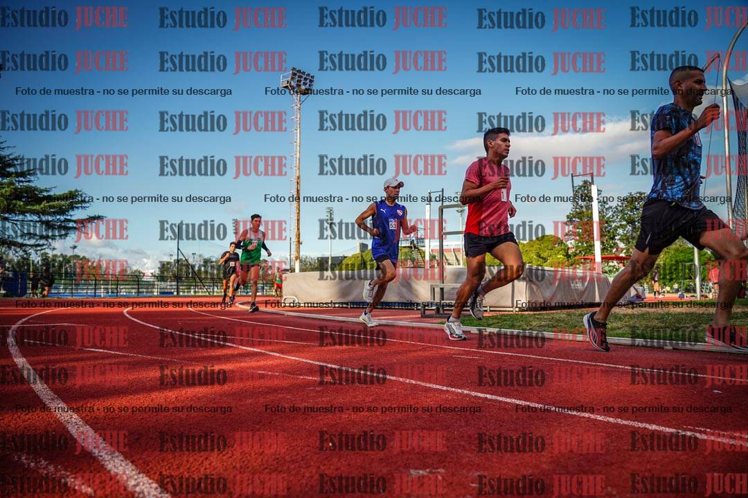 Fotos de los 3000 m llanos de varones