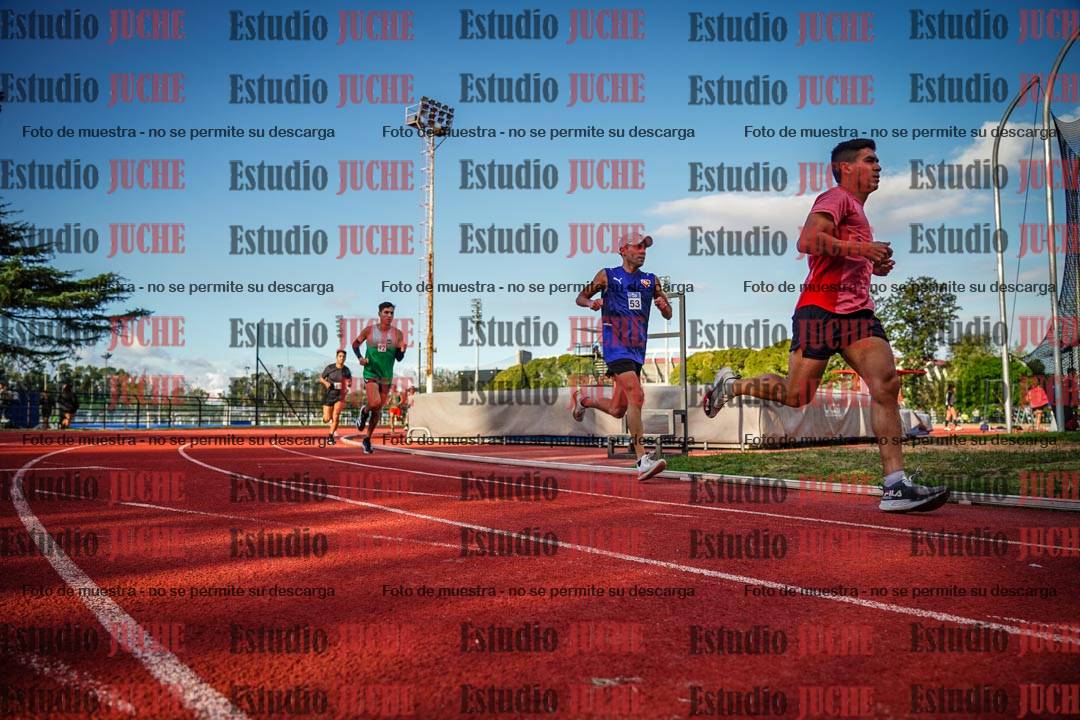 Fotos de los 3000 m llanos de varones