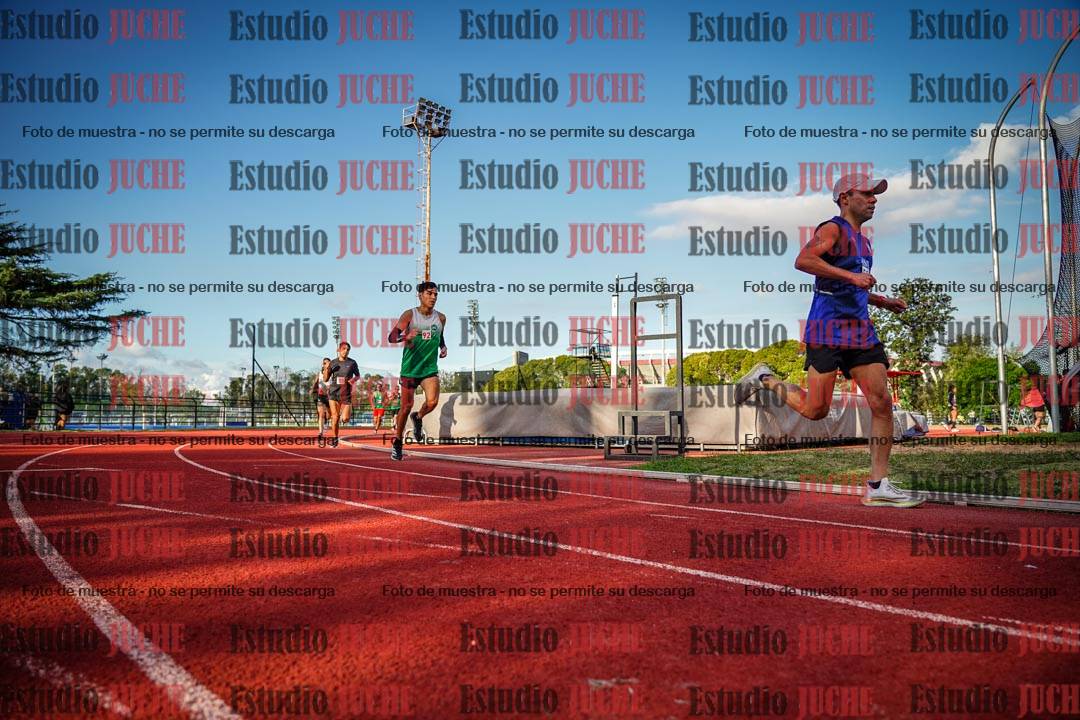 Fotos de los 3000 m llanos de varones