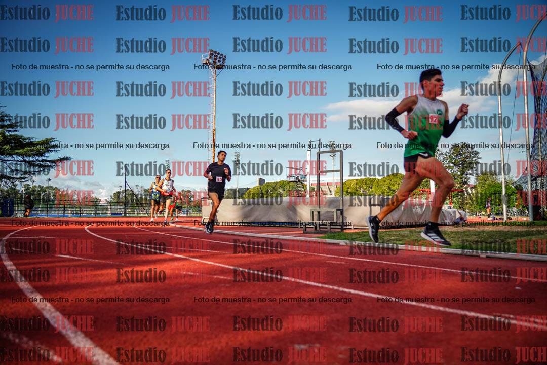 Fotos de los 3000 m llanos de varones