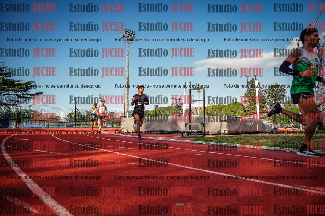 Fotos de los 3000 m llanos de varones
