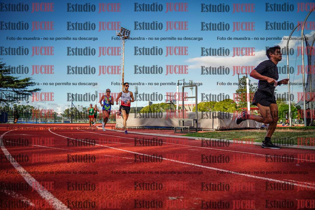 Fotos de los 3000 m llanos de varones