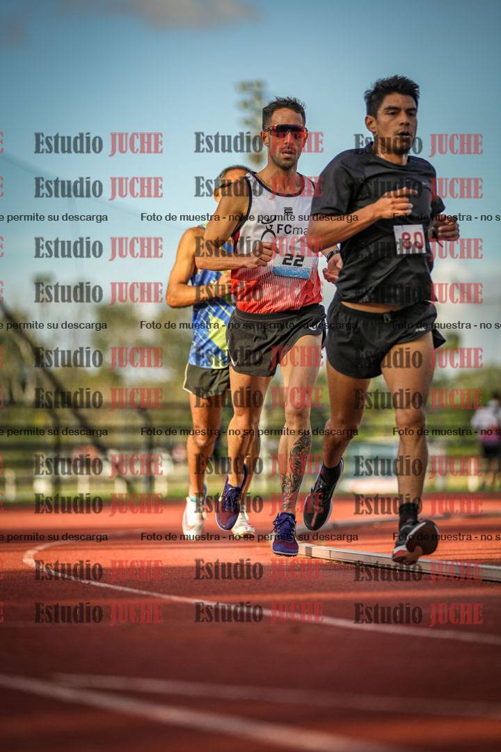 Fotos de los 3000 m llanos de varones