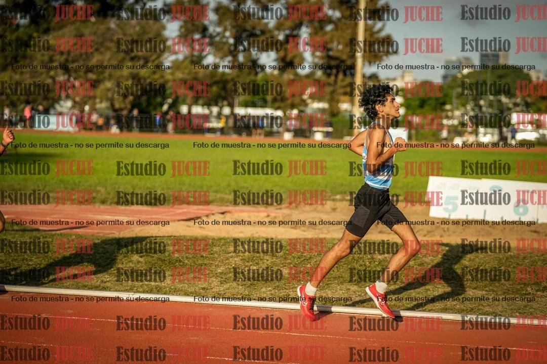 Fotos de los 3000 m llanos de varones