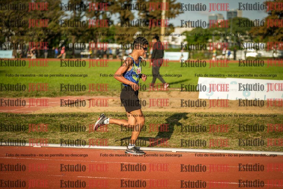 Fotos de los 3000 m llanos de varones