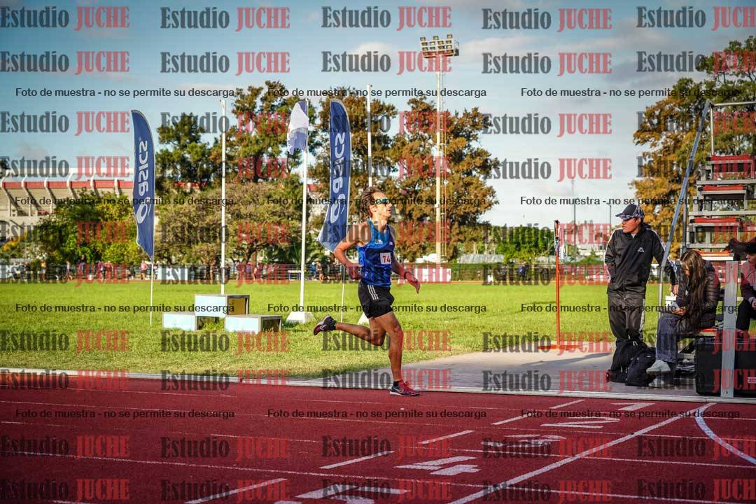 Fotos de los 3000 m llanos de varones