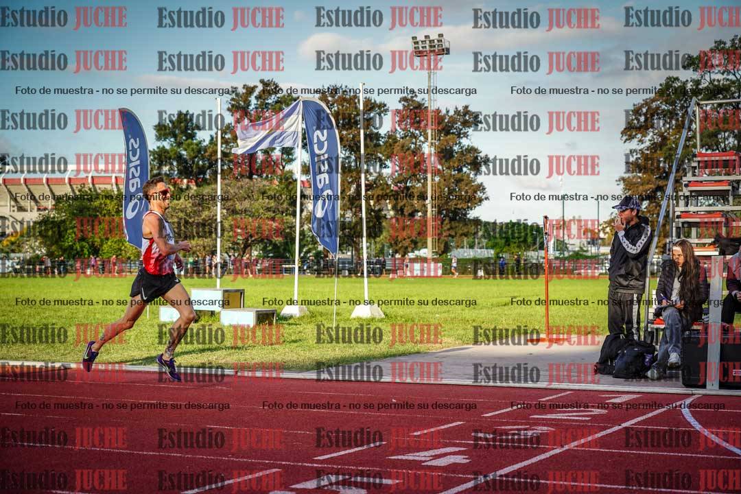 Fotos de los 3000 m llanos de varones