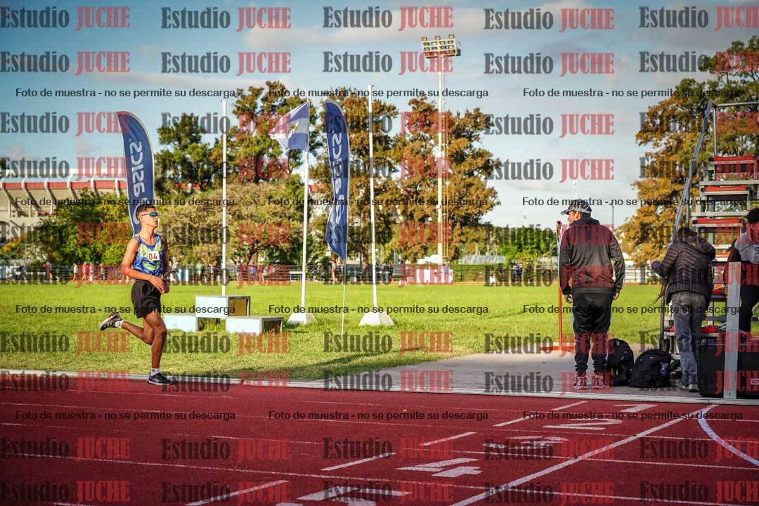 Fotos de los 3000 m llanos de varones