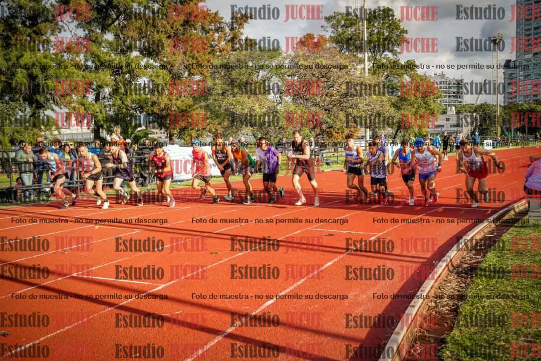 Fotos de los 3000 m llanos de varones