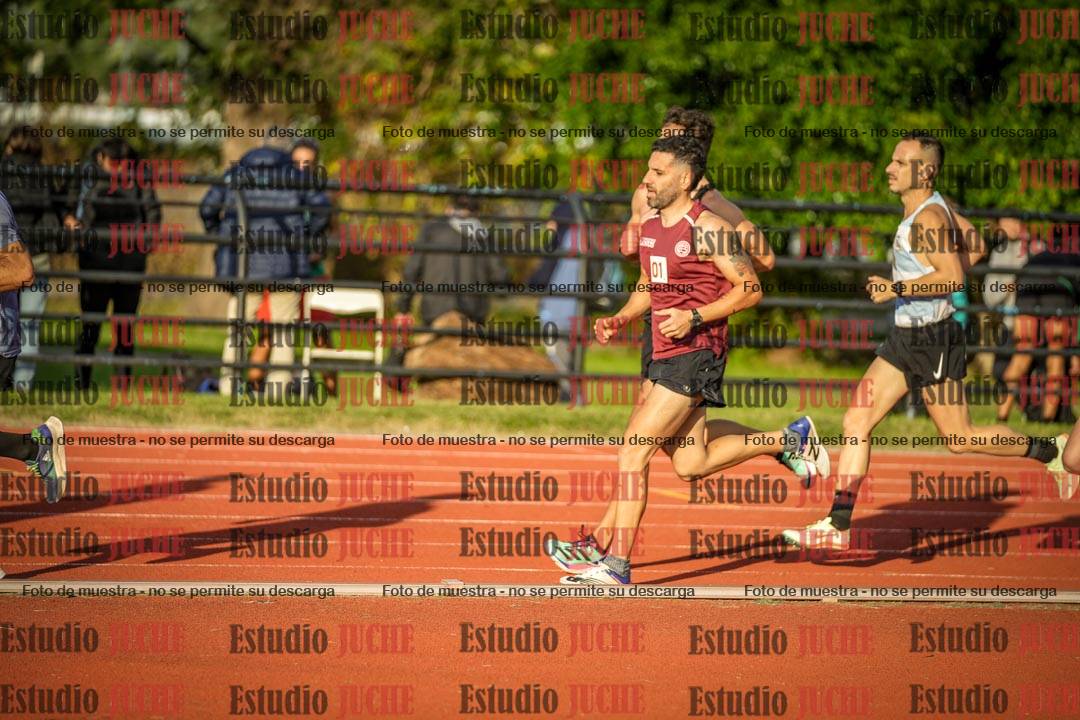 Fotos de los 3000 m llanos de varones