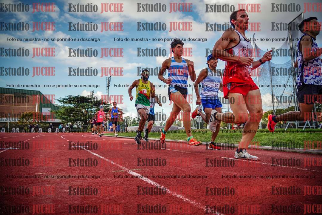 Fotos de los 3000 m llanos de varones