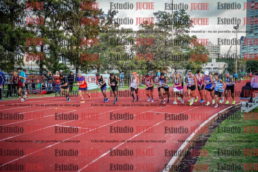 Fotos de los 3000 m llanos de varones