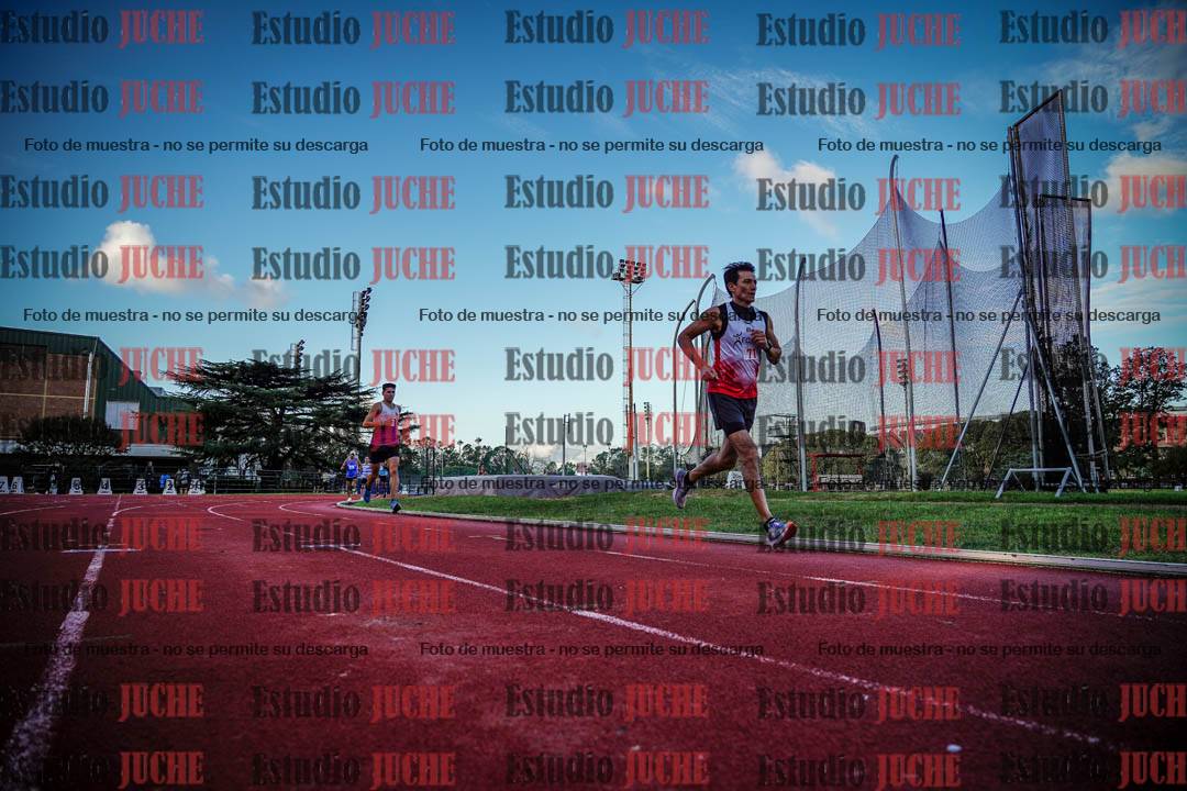 Fotos de los 3000 m llanos de varones