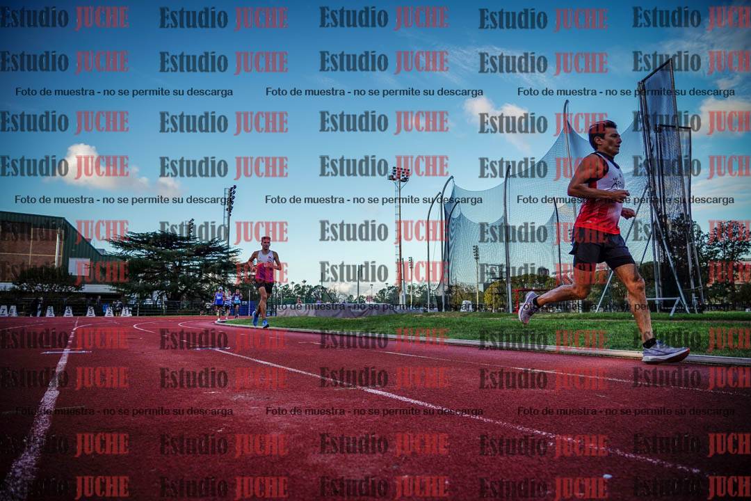 Fotos de los 3000 m llanos de varones
