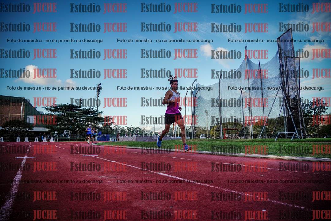 Fotos de los 3000 m llanos de varones