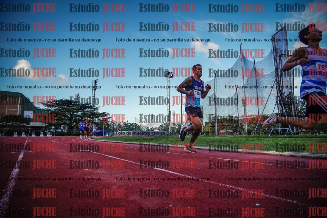 Fotos de los 3000 m llanos de varones