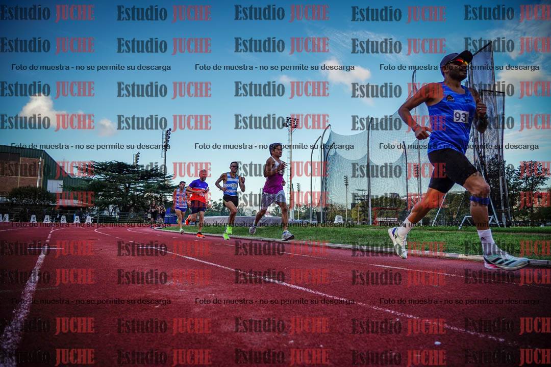 Fotos de los 3000 m llanos de varones