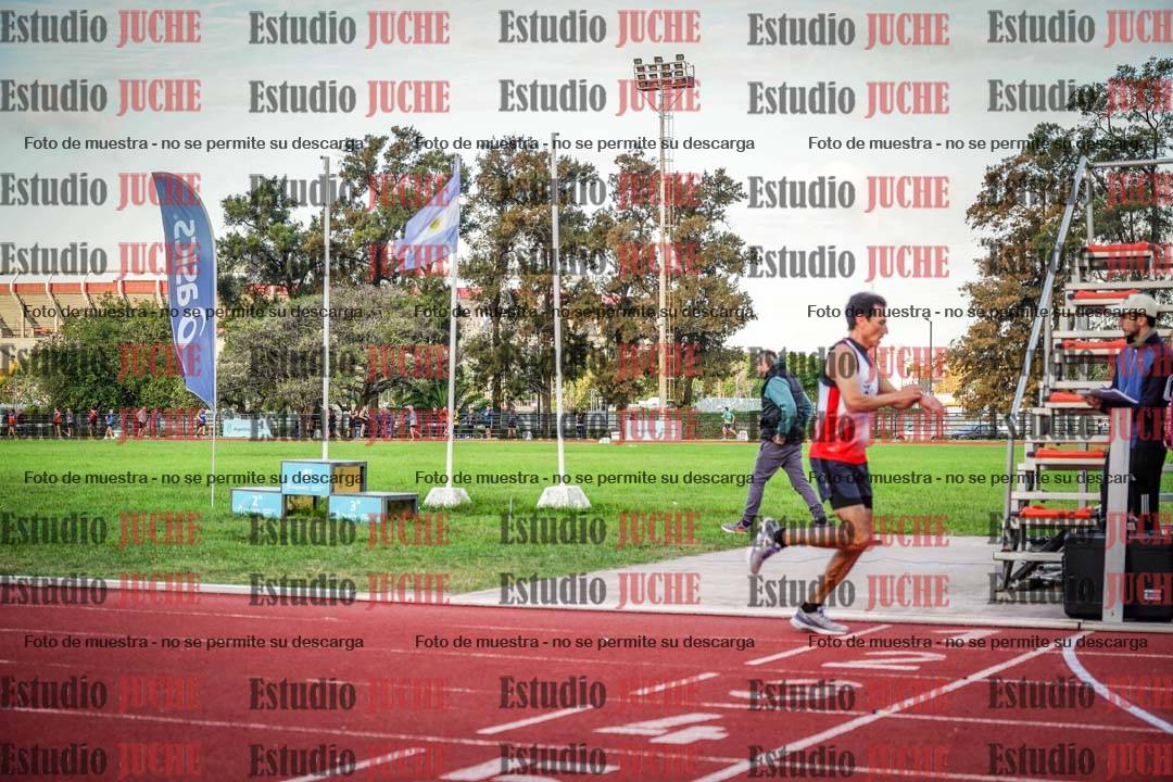 Fotos de los 3000 m llanos de varones