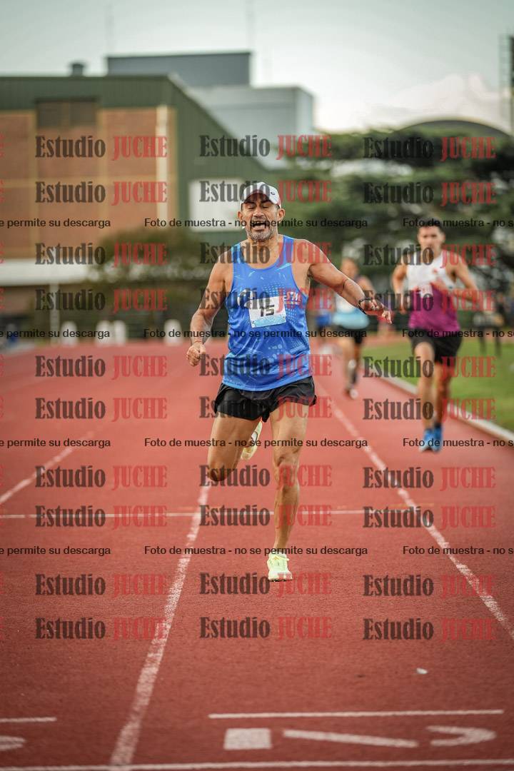 Fotos de los 3000 m llanos de varones