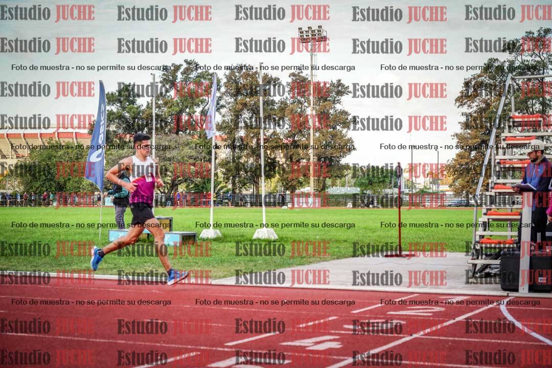 Fotos de los 3000 m llanos de varones