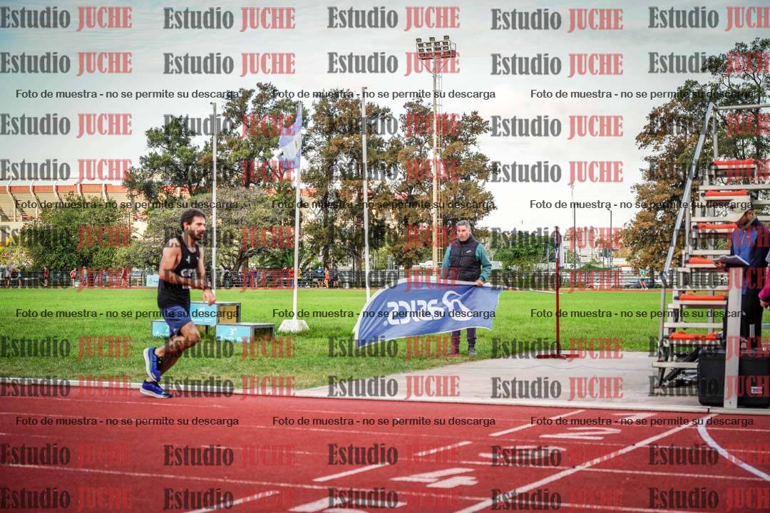 Fotos de los 3000 m llanos de varones