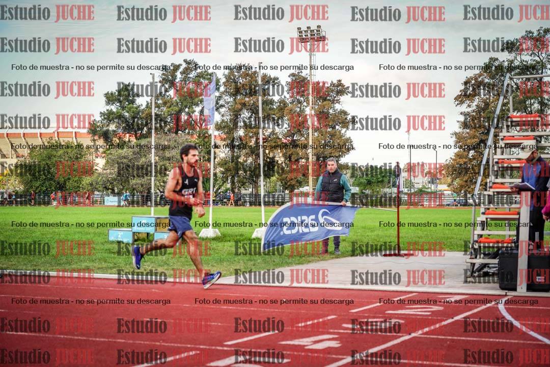 Fotos de los 3000 m llanos de varones