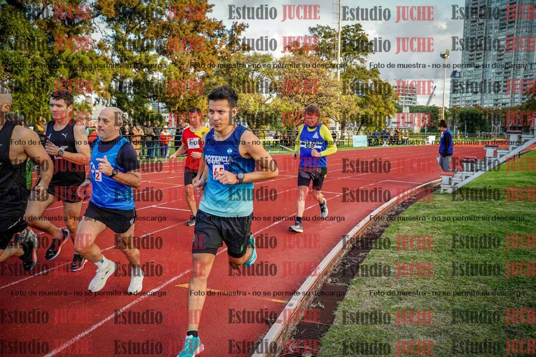Fotos de los 3000 m llanos de varones