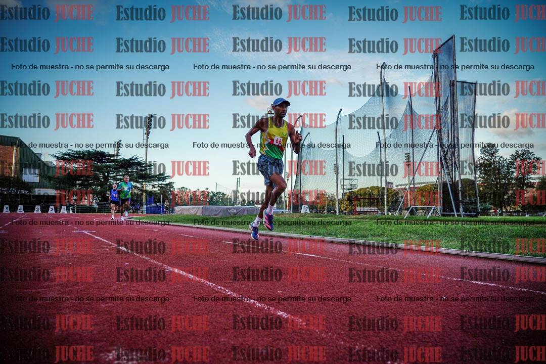 Fotos de los 3000 m llanos de varones
