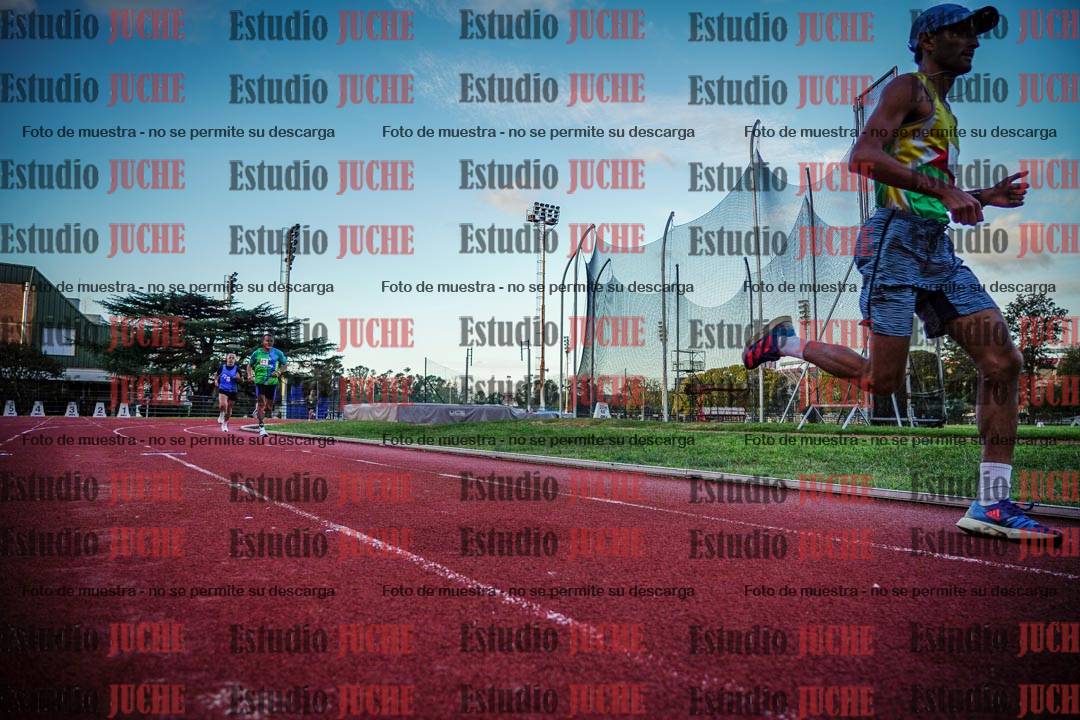 Fotos de los 3000 m llanos de varones