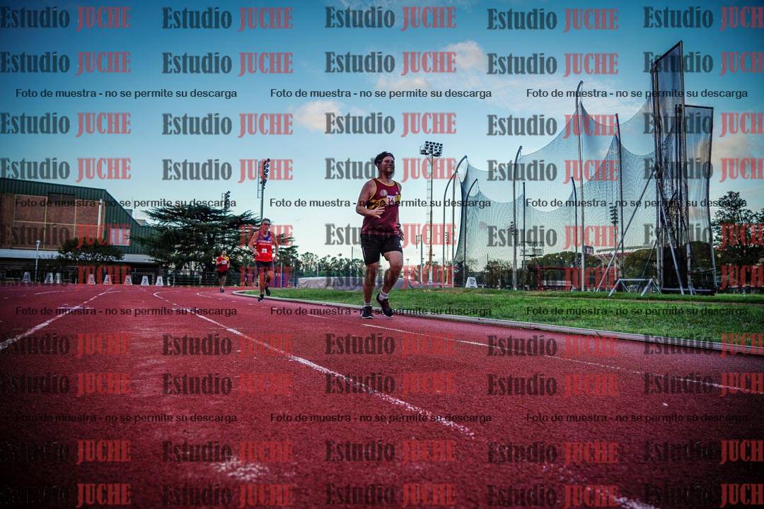Fotos de los 3000 m llanos de varones