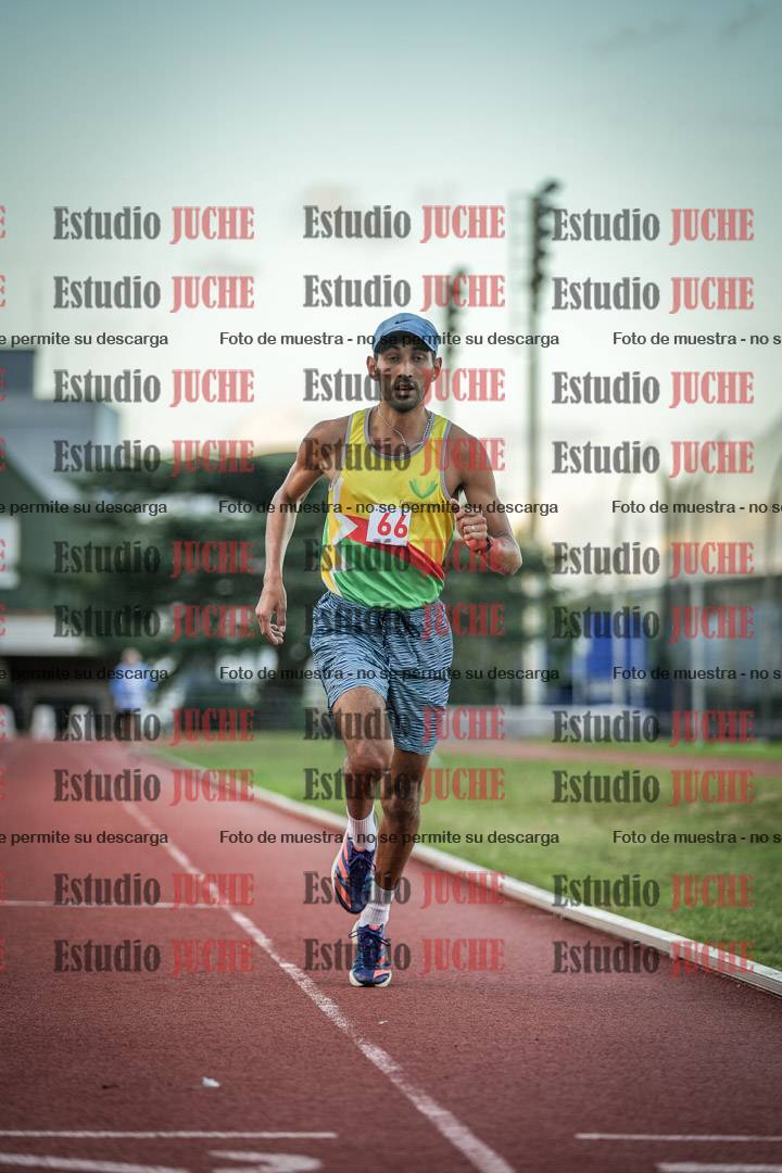 Fotos de los 3000 m llanos de varones