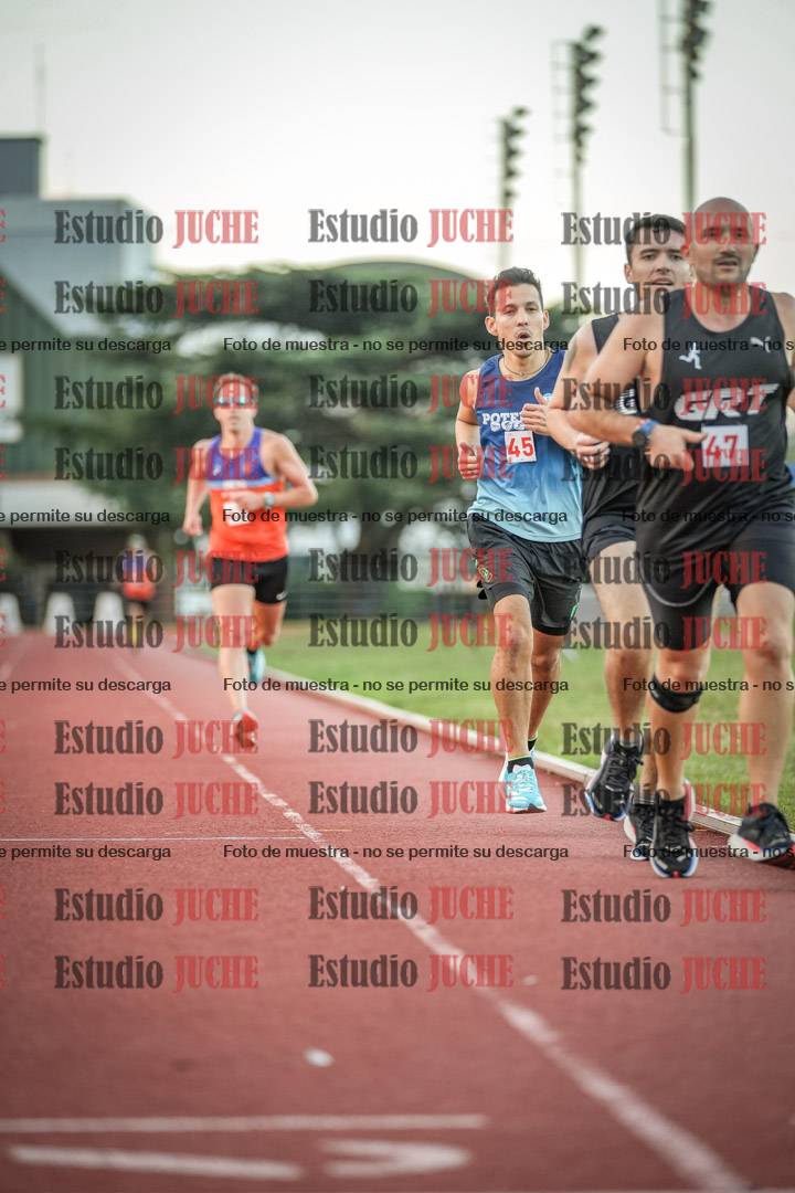 Fotos de los 3000 m llanos de varones