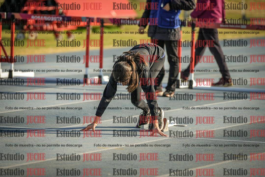 Fotos de los 80 m con vallas de mujeres