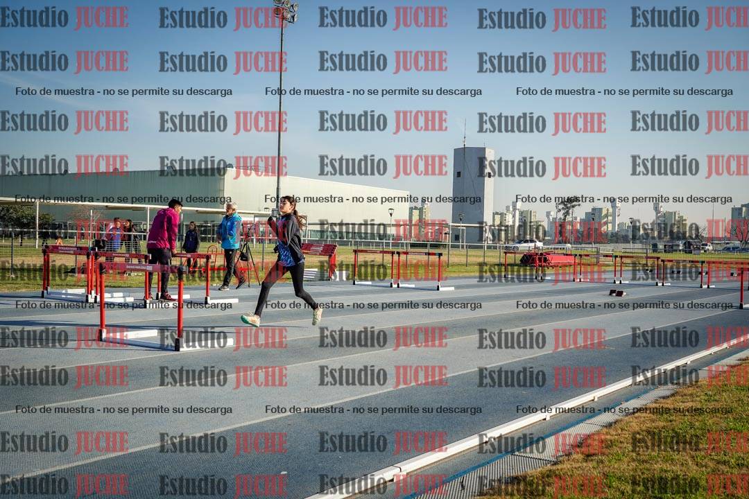 Fotos de los 80 m con vallas de mujeres