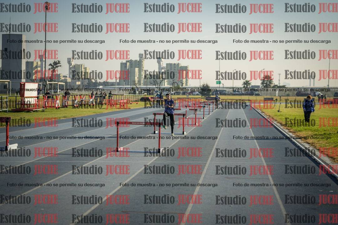 Fotos de los 80 m con vallas de mujeres