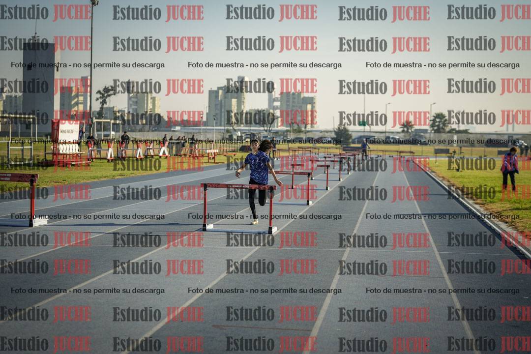 Fotos de los 80 m con vallas de mujeres
