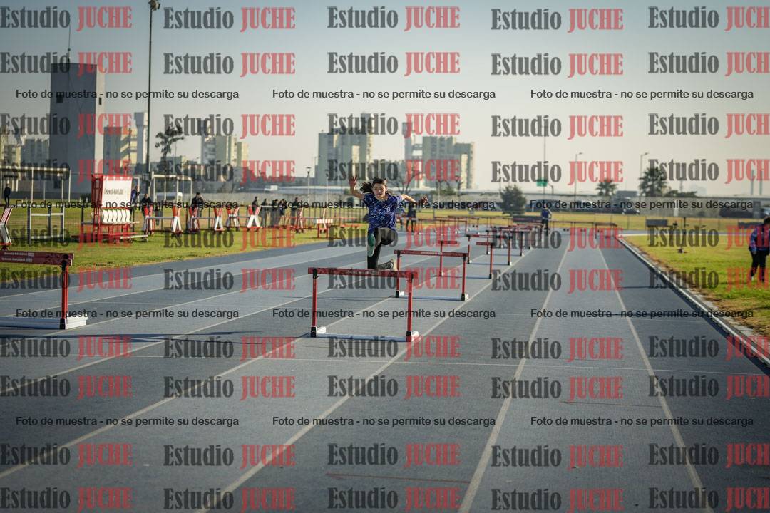 Fotos de los 80 m con vallas de mujeres