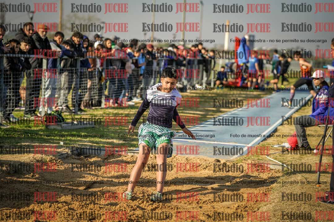 Fotos del salto en largo de varones