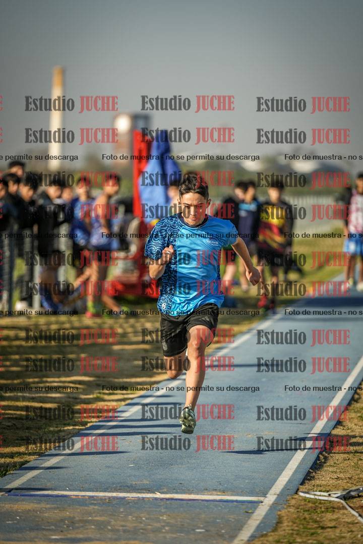 Fotos del salto en largo de varones
