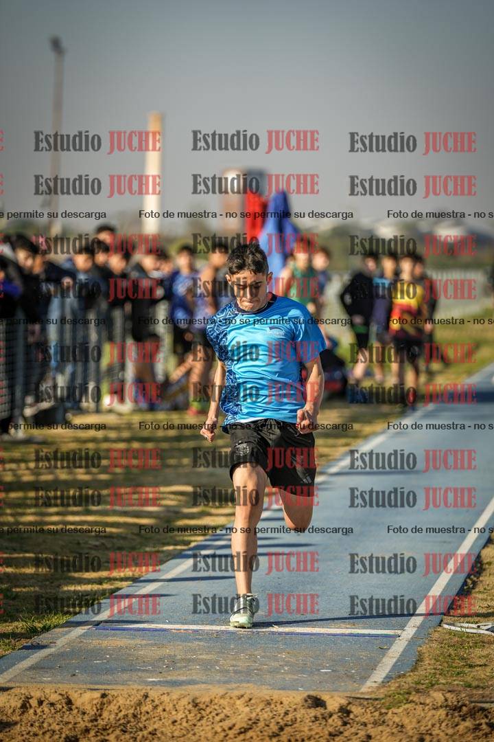 Fotos del salto en largo de varones